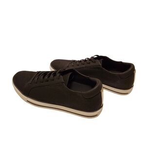 NWOT KENNETH COLE Wonens Black Kam Stripe Sneakers 8.5